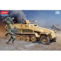 Academy - 1/35 German Sd.kfz.251 Ausf.C Plastic Model Kit