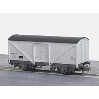 Peco -  N FISH VAN B.R.  WHITE - NR06B