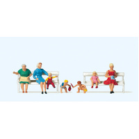 Preiser - Seated  Women & Children - 10051