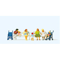 Preiser - Seated Women Babies & Prams - 10522