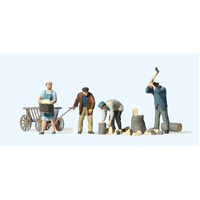 Preiser - On The Farm/Chopping Wood - 10539