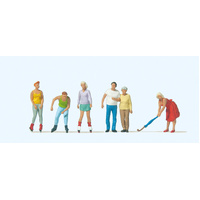 Preiser - Skaters & Passers-By - 10740