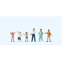 Preiser - Children Playing W/Ball - 14120