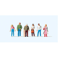 Preiser - 1:100 Standing People - 74000