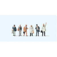 Preiser - 1:120 Walking Businessmen(Winter) - 75023