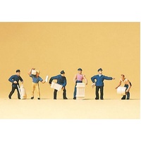 Preiser - N Delivery Men With Loads - 79016
