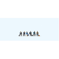 Preiser - Z Seated Tradesmen At Bus Stop - 88533