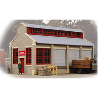 Walthers - HO United Truck W/house Built up