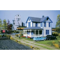 Walthers - HO Aunt Lucy's House w/LED Kit