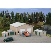 Walthers - HO Pole Barn & Sheds (4 buildings) 933-4125