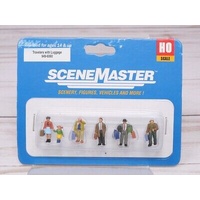 Walthers - HO Travellers with Luggage